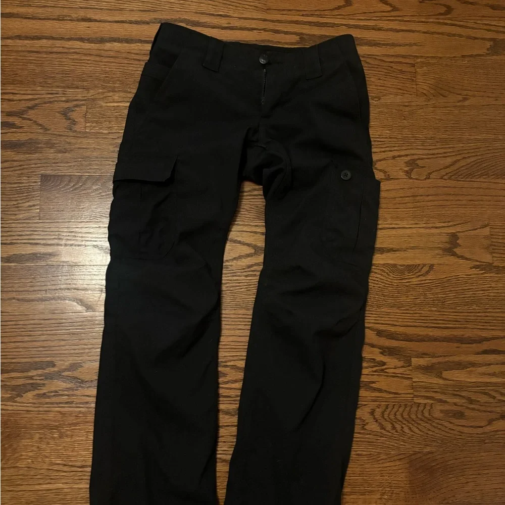Under Armour Women’s Dark Cargo Pants - Picture 1 of 2